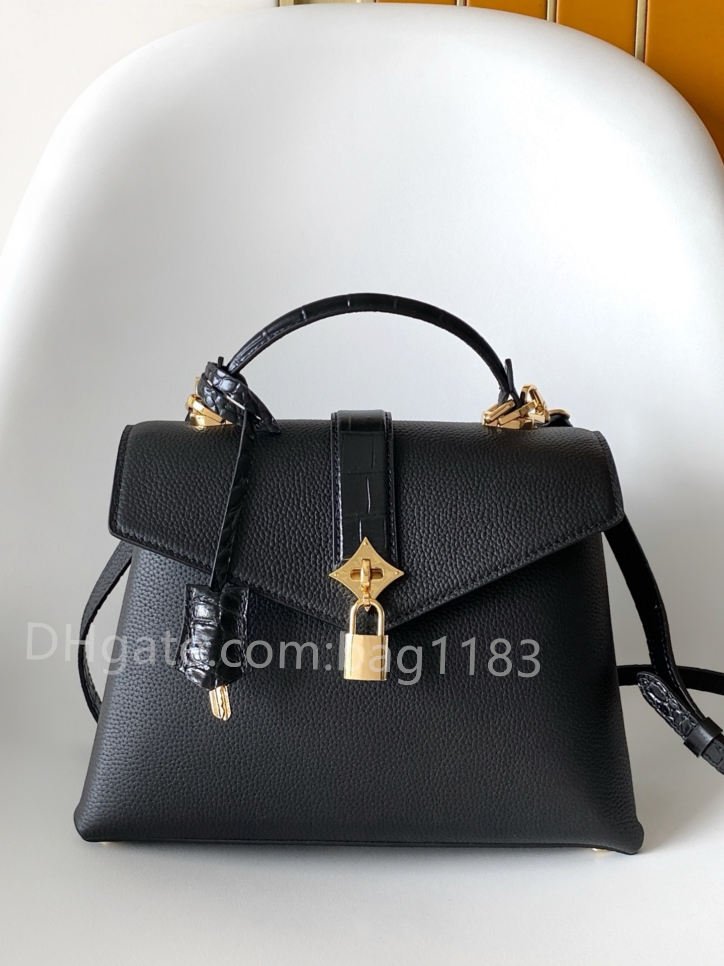 luxury designer bag high-quality leather handbag crossbody bag fashionable shoulder bag wallet leather bag N98925