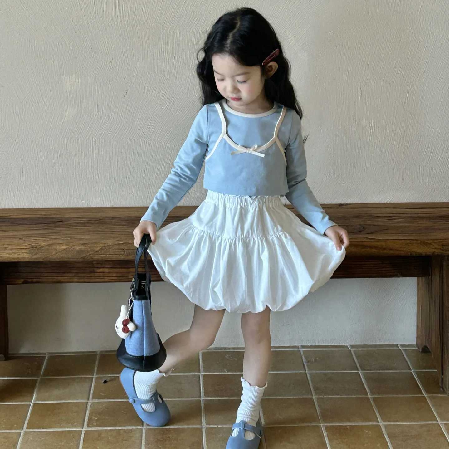 Girls Fake Twopiece Bottoming Shirt 2025 Spring New Childrens Longsleeved Top Medium and Small Children 27 Years Old Skirt C250913