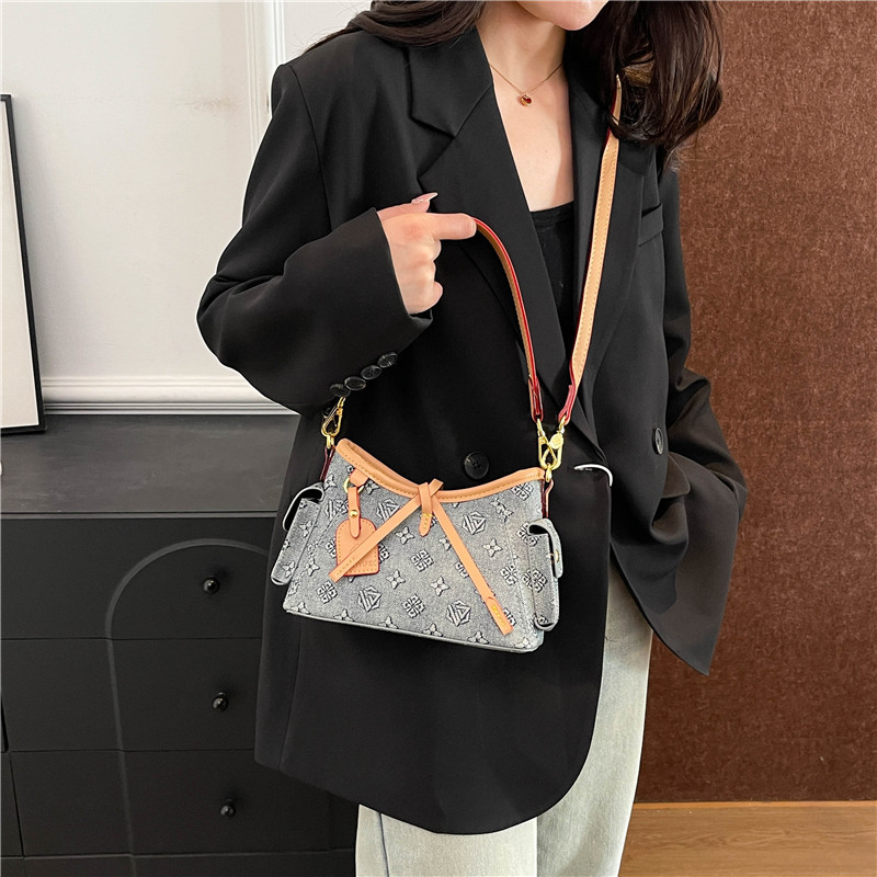 Free Shipping 2025 New Premium Tote Bag for Women Versatile Top Handle Casual Chic Retro Print Shoulder Crossbody Bag