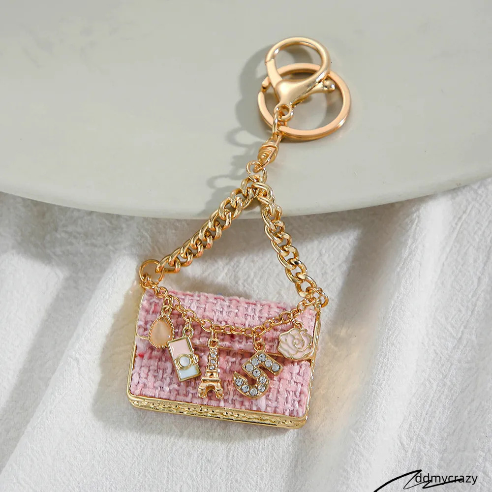 Keychains Lanyards Creative Gift Sweet Style Bag Metal Key Chain Pendant Small Commodity Cute 250722 ddmycrazy