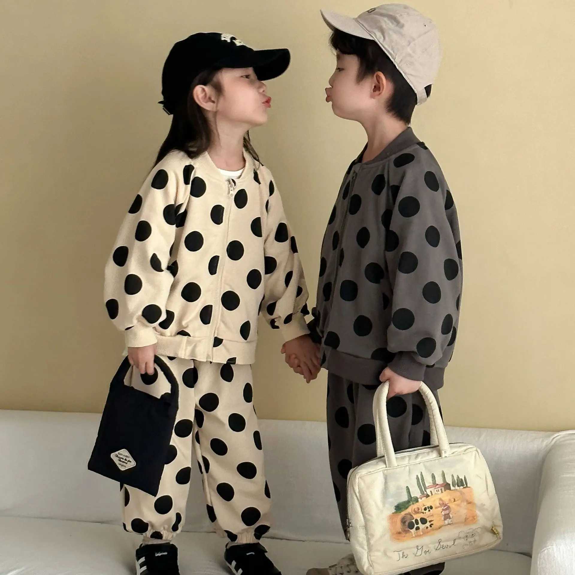 Baby Boys Autumn Twopiece Set Round Neck Zipper CoatElastic Waist Pant Toddler Boys Sets New Dot Printed Kids Baby Boys Sets C250913