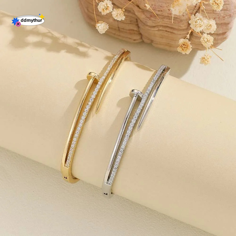 Bracelet Designer jewelry for women Creative Fashion with Extendable Clasp Copper Micro Inlaid Zirconia Stud Bracelets Holiday vacation gifts ddmythur