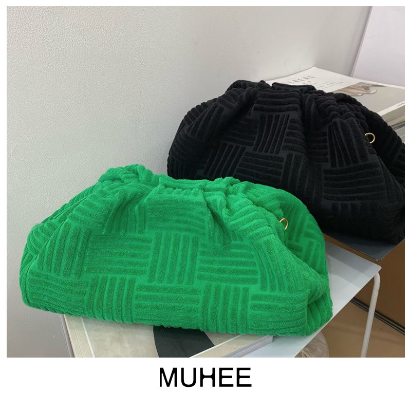 HERONG handbag women's autumn and winter niche new large capacity hand-held bag ins super popular internet celebrity same style embossed towel cl