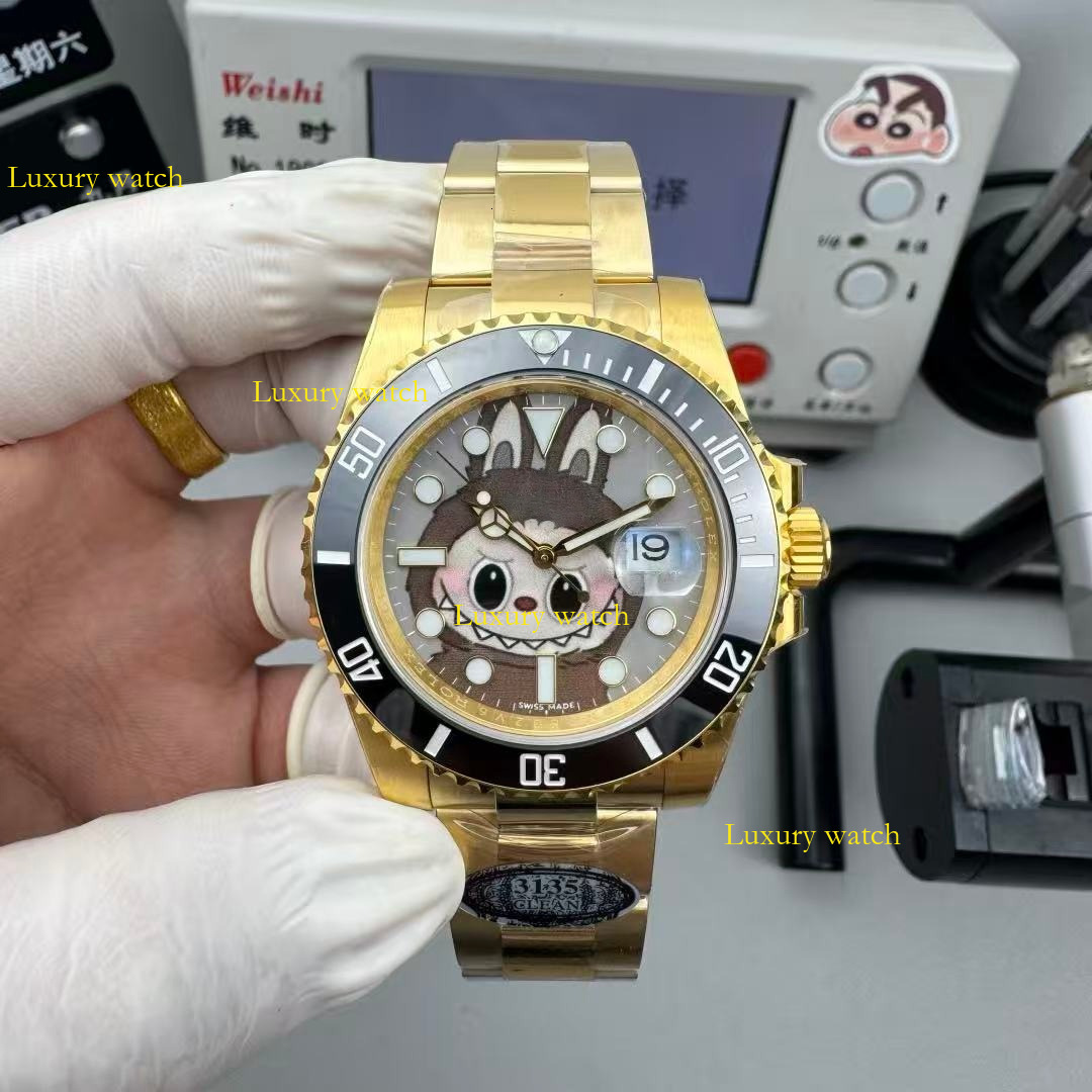 Men's Watch with CLean Factory watches Automatic Movement Caliber Sapphire Crystal, Ceramic Bezel & Dial Customized with Cartoon Labubu Design Pink Supre Qualit