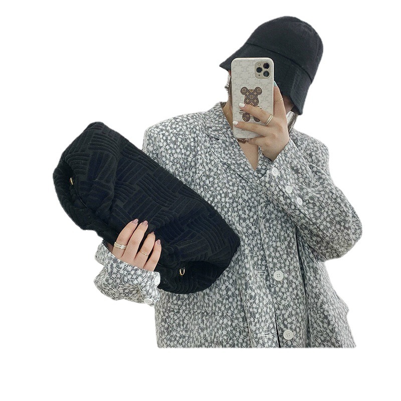 HERONG handbag women's autumn and winter niche new large capacity hand-held bag ins super popular internet celebrity same style embossed towel cl