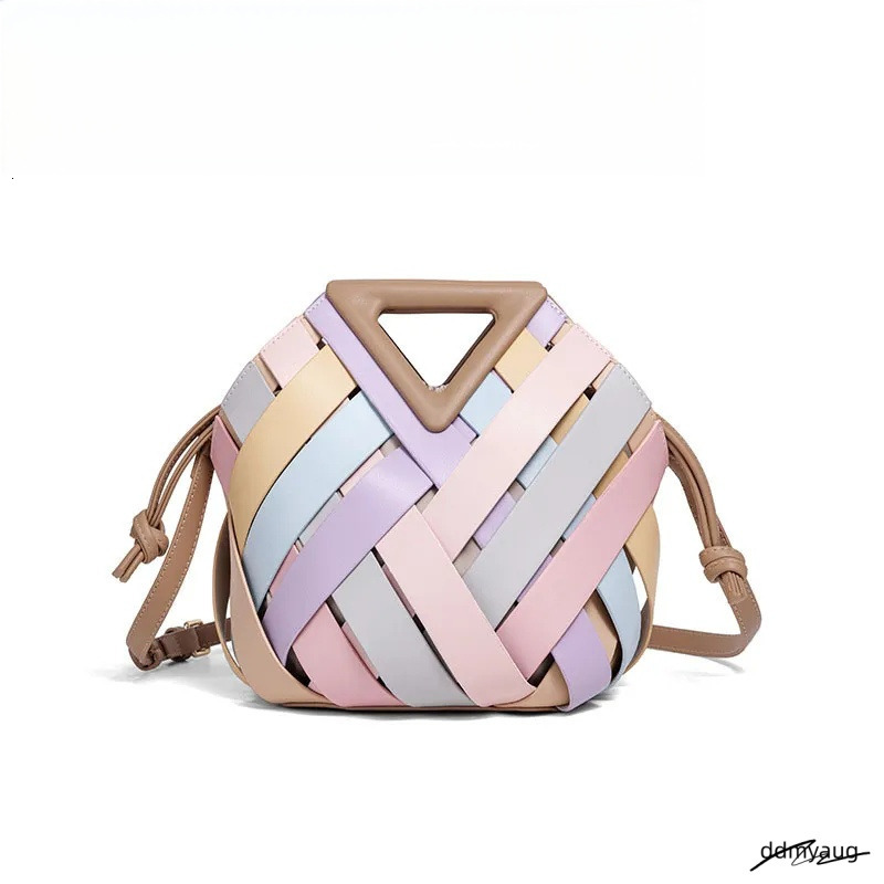 Diameter pattern woven evening bag, large capacity handbag, triangle shaped new handheld clip on ddmyAug