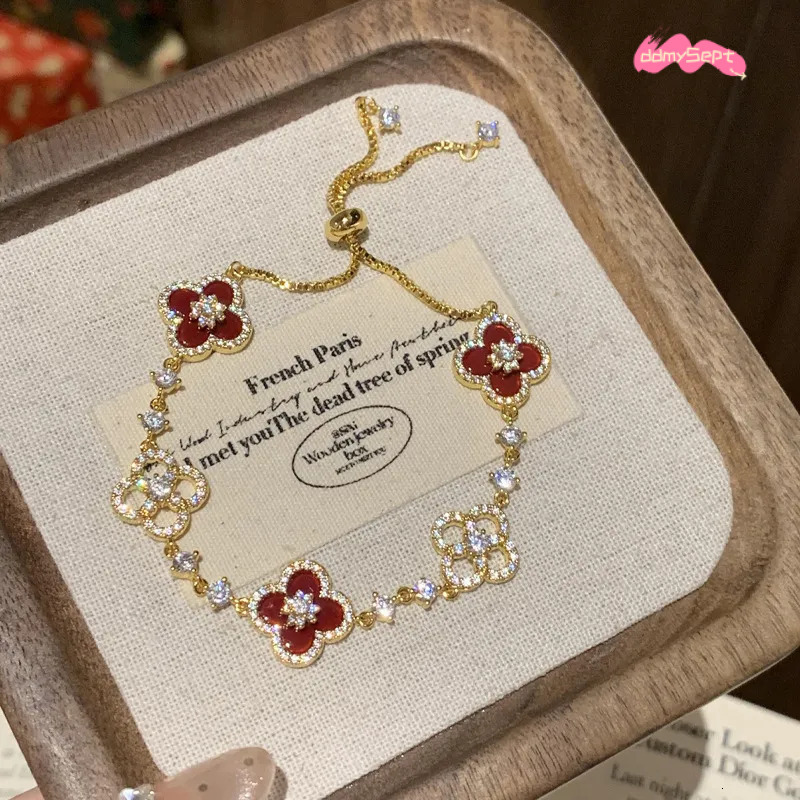 Gold Tone Clover Shaped Link Bracelet Shell & Crystal Accents Elegant Party Daily Wear Gift For Her High Quality And Stylish Jewelry ddmythur