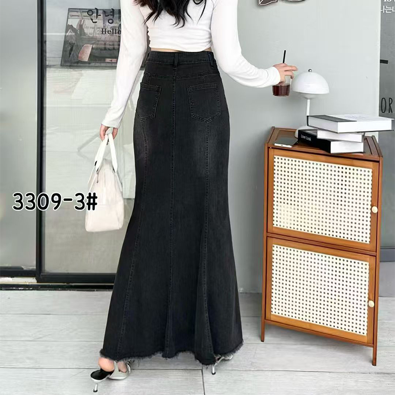 High-Waisted Denim Mid-Length Skirt - Autumn Style With Fringed Edges