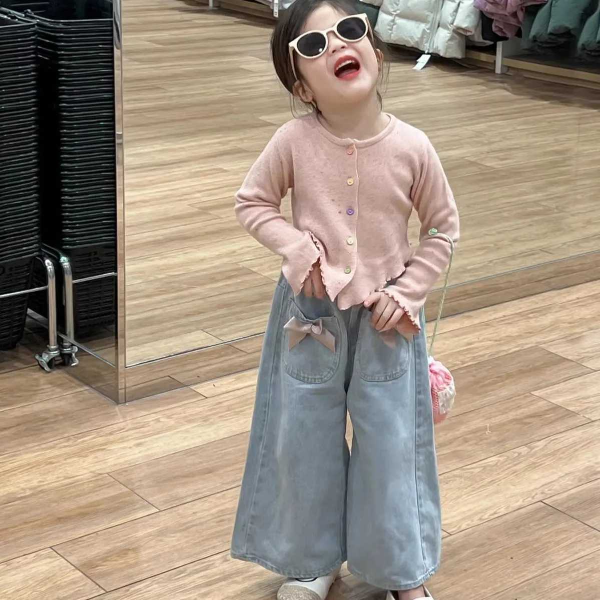 Childrens Clothing Sets Pink Longsleeved Sweater Bow Denim Wideleg Pants 2pcs Girls Clothes 2 To 6 Years Baby Girl Clothes C250913