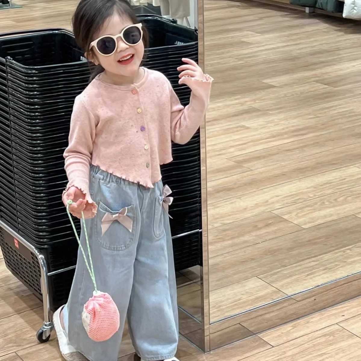 Childrens Clothing Sets Pink Longsleeved Sweater Bow Denim Wideleg Pants 2pcs Girls Clothes 2 To 6 Years Baby Girl Clothes C250913