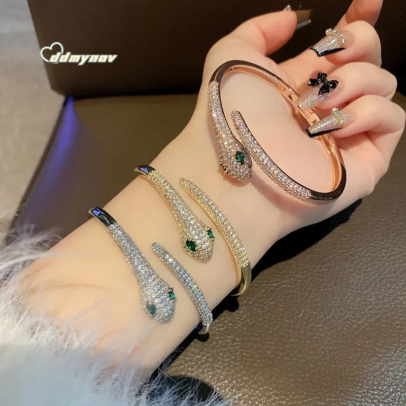 Brand Designer Jewelry European And American Fashion Exotic Green Open Snake Female Evil Eye Bracelet Retro Exaggerated Wholesale ddmynov