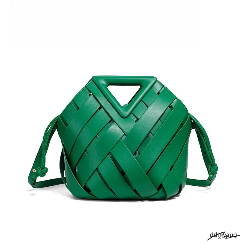 Diameter pattern woven evening bag, large capacity handbag, triangle shaped new handheld clip on ddmyAug