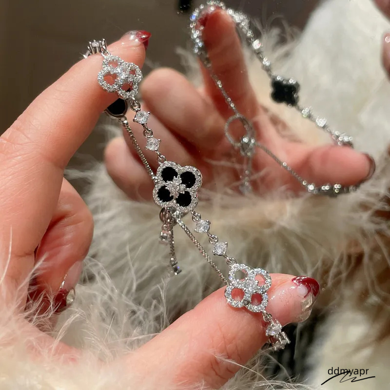 Gold Tone Clover Shaped Link Bracelet Shell & Crystal Accents Elegant Party Daily Wear Gift For Her High Quality And Stylish Jewelry ddmyapr