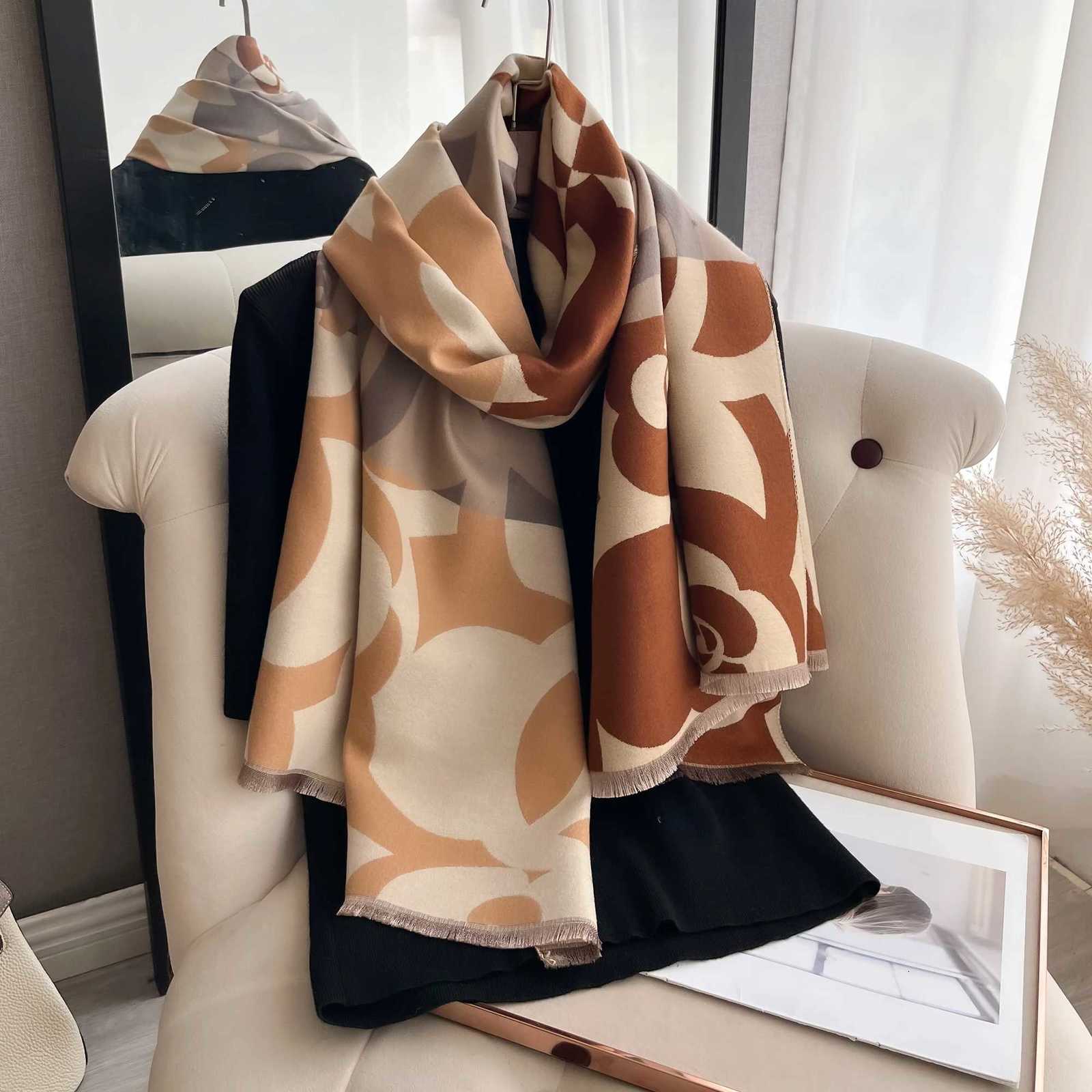 Designer Latest Autumn Winter Luxury lia Design Scarf Imitation Cashmere Soft Warm Fringe Pashmina Shawl Bufanda Echarpe Poncho 2024 G250912