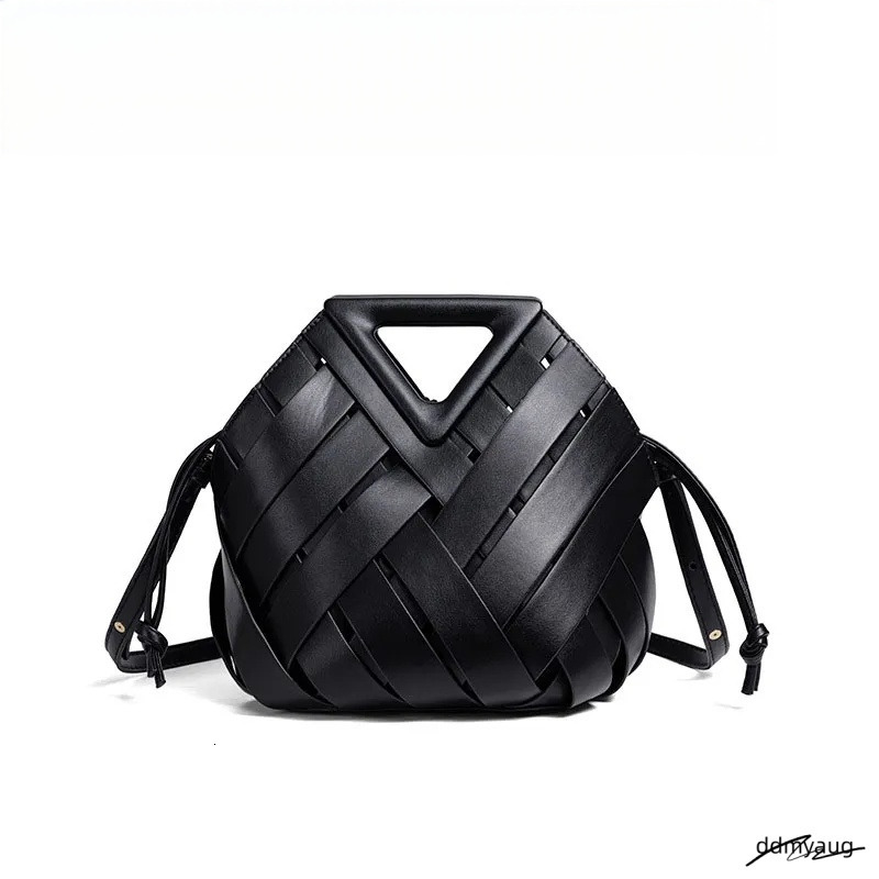 Diameter pattern woven evening bag, large capacity handbag, triangle shaped new handheld clip on ddmyAug