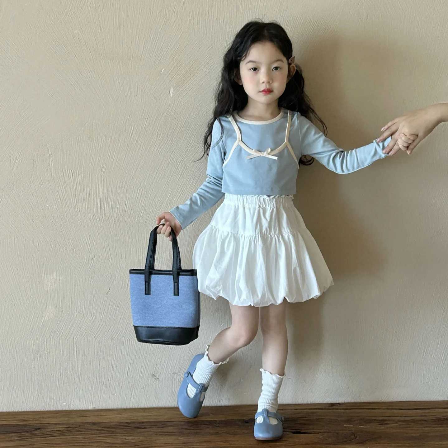 Girls Fake Twopiece Bottoming Shirt 2025 Spring New Childrens Longsleeved Top Medium and Small Children 27 Years Old Skirt C250913