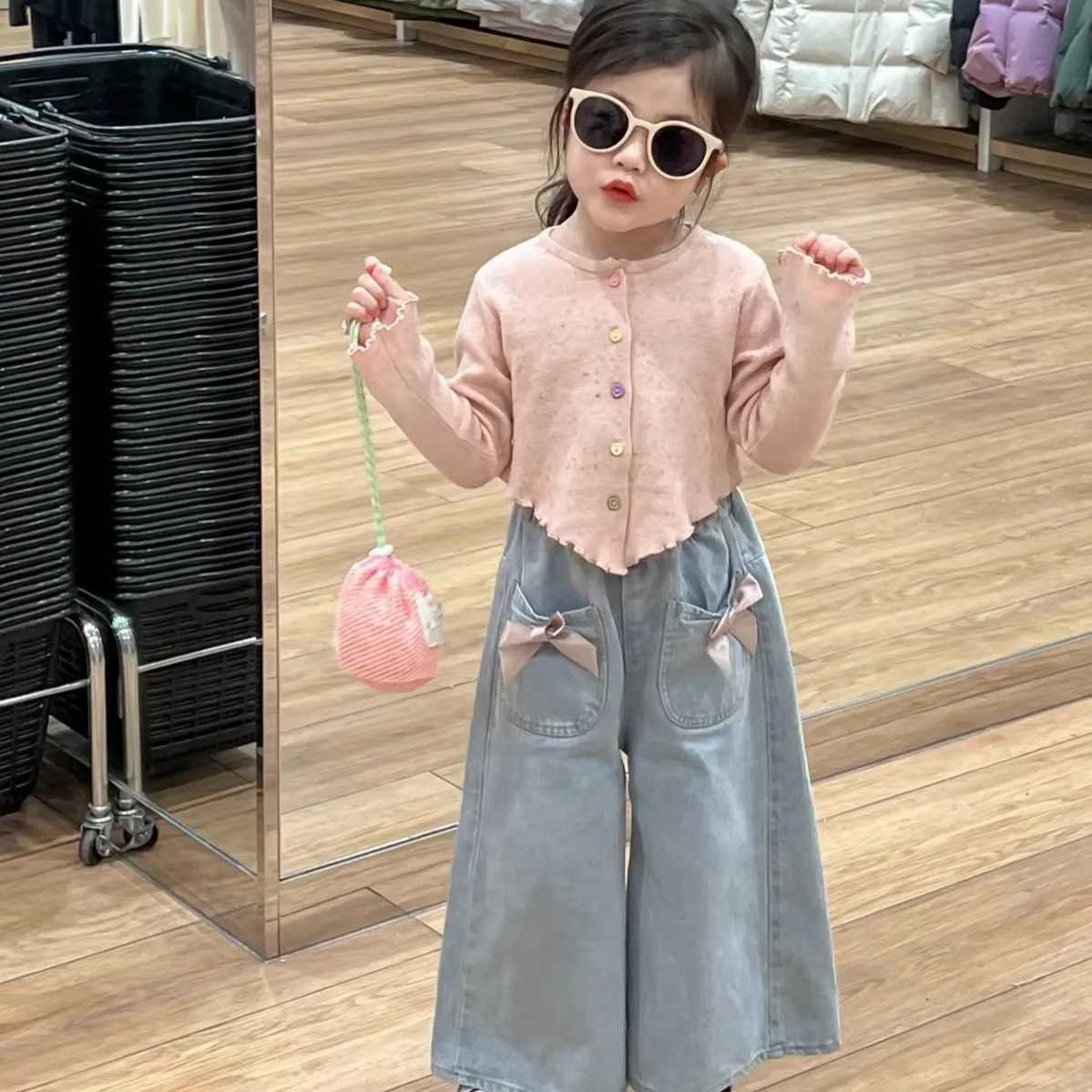Childrens Clothing Sets Pink Longsleeved Sweater Bow Denim Wideleg Pants 2pcs Girls Clothes 2 To 6 Years Baby Girl Clothes C250913