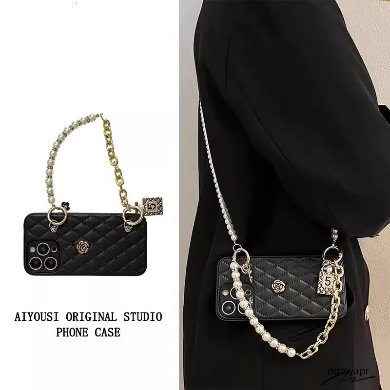 Fashion Phone Case 15 14 13 12 11 3D Camellia Cover With Chain For Iphone 16 Pro Max 250703 ddmyapr