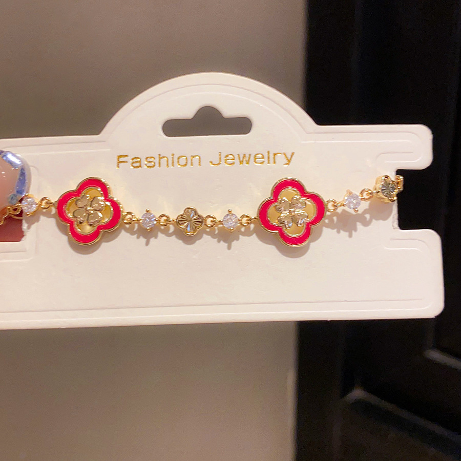 Gold - Toned Bracelet With Pink Floral Motif And Rhinestone Accents Delicate Daily & Elegant Jewelry Gift For Her High - Quality And Stylish Accessory