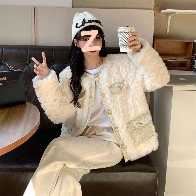 DHEssentials Quilted Thickened Little Chanel Style Lamb Wool Coat 2025 Autumn Winter Versatile New Outerwear Plush Loose Top for Women