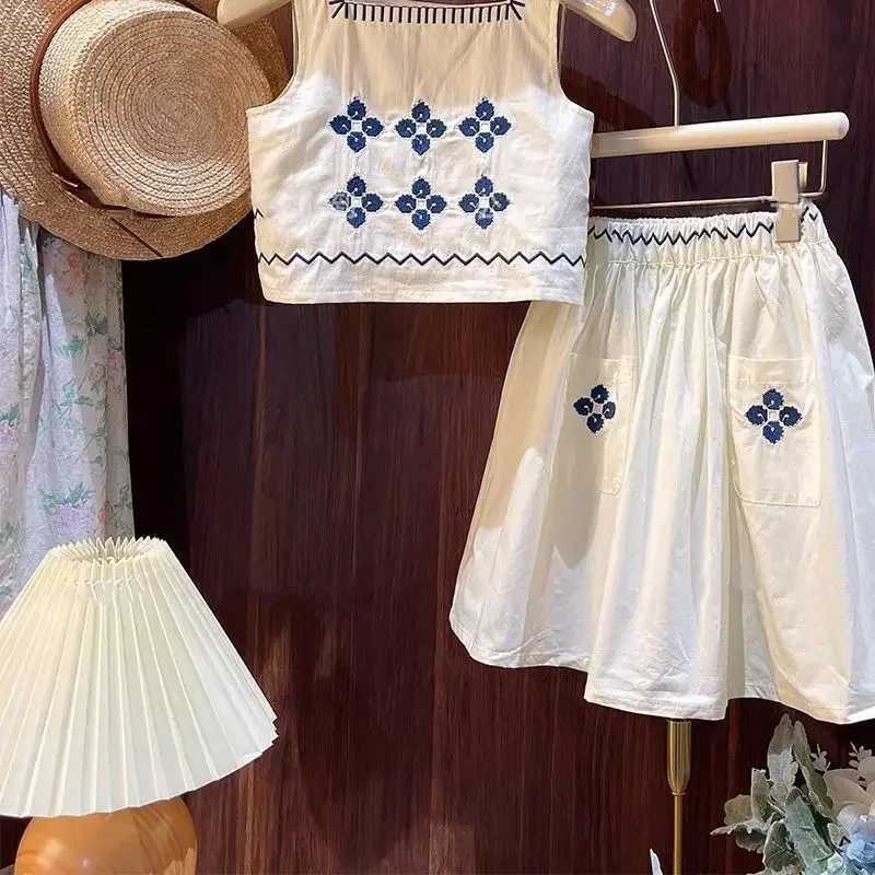 Childrens Clothing Sets Floral Embroidery Sleeveless Top Skirt 2pcs Kids Clothes Girls for 2 To 7 Years Baby Girl Outfit Set C250913