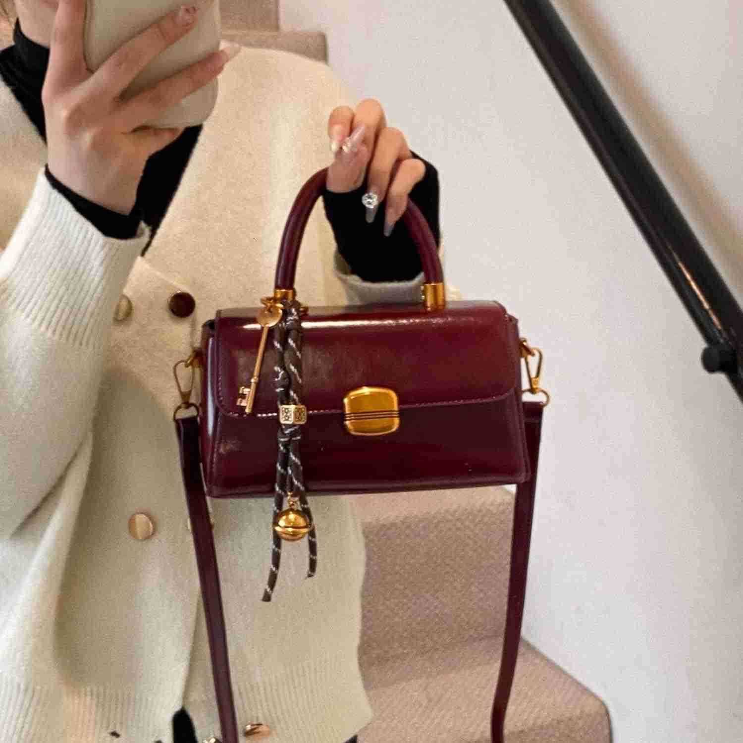 Shoulder Bags Retro Classic Purse Clutch Shoulder Simple HandBag with Zipper Closure Crossbody for WomenW250913