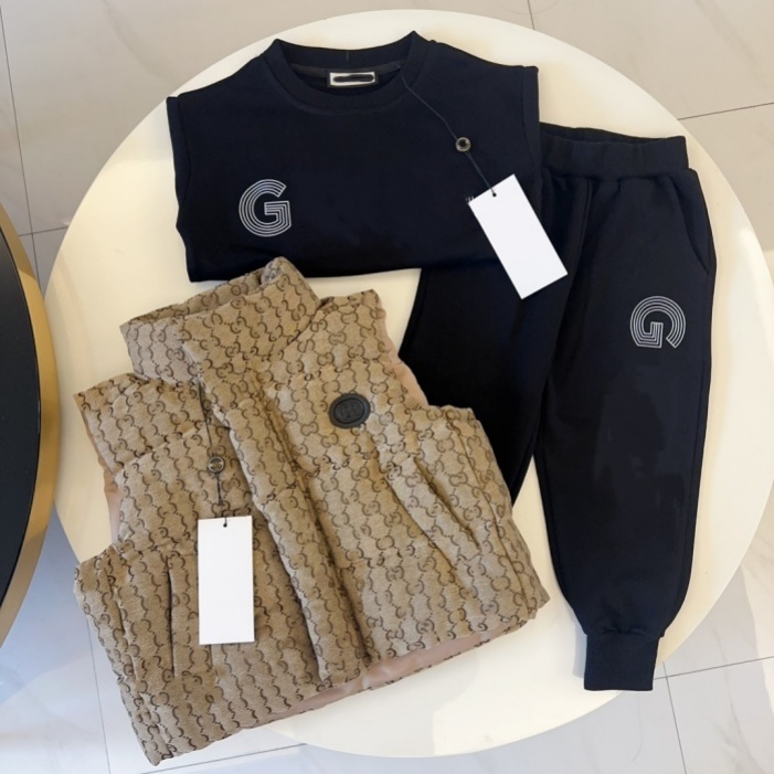 Children's Designer Cardigan Sweater Brand Boys Girls High quality sweater Baby jumper Autumn and Winter sweatshirt Children's warm set Sizes 90cm- 150cm A26