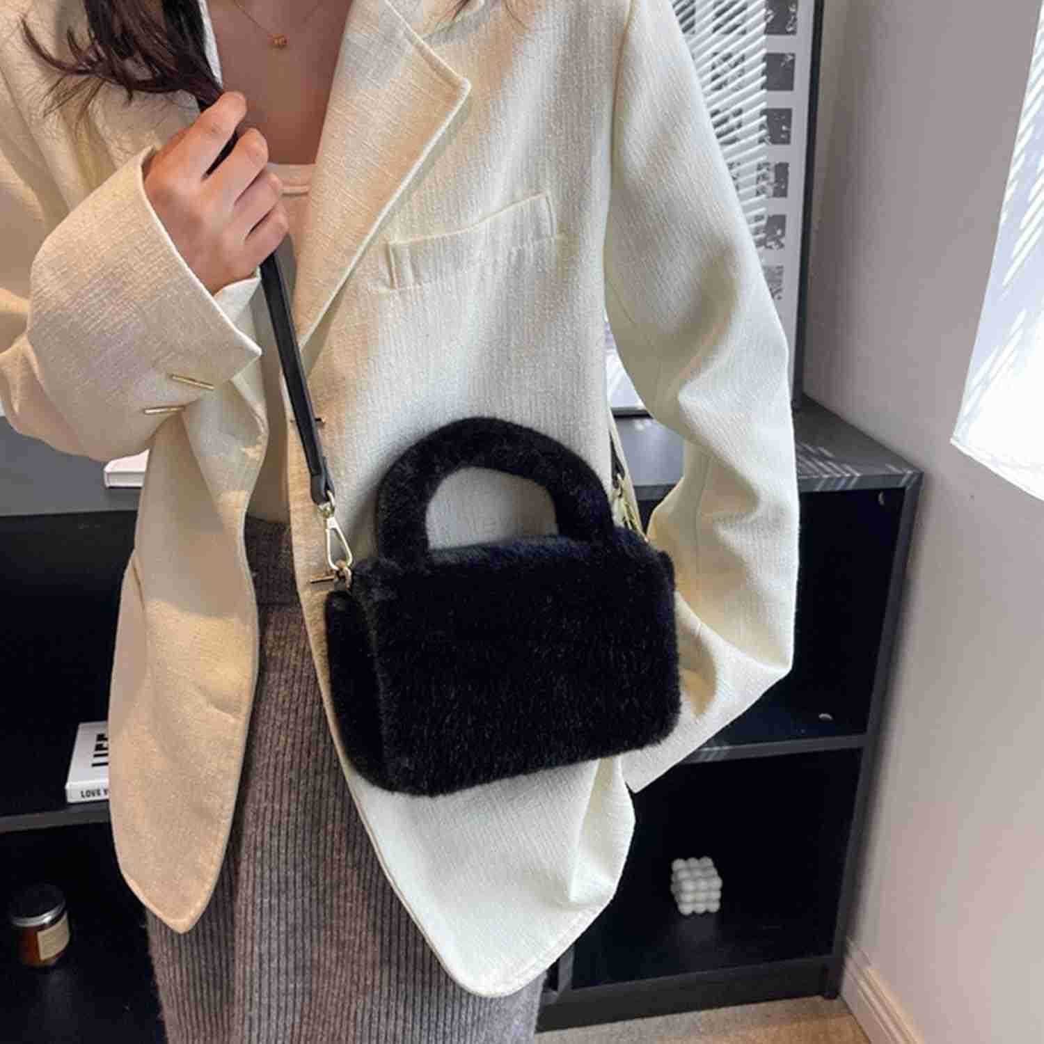 Women Faux Fur Winter Fashion Shoulder Bag Barrel Shape Drawstring Satchel PurseW250913