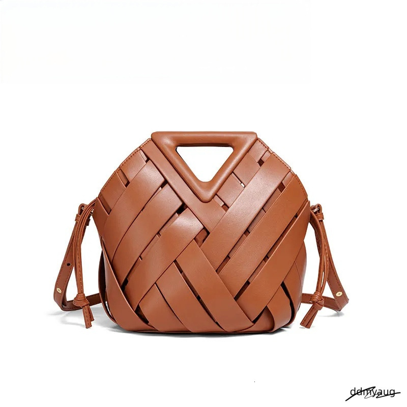 Diameter pattern woven evening bag, large capacity handbag, triangle shaped new handheld clip on ddmyAug