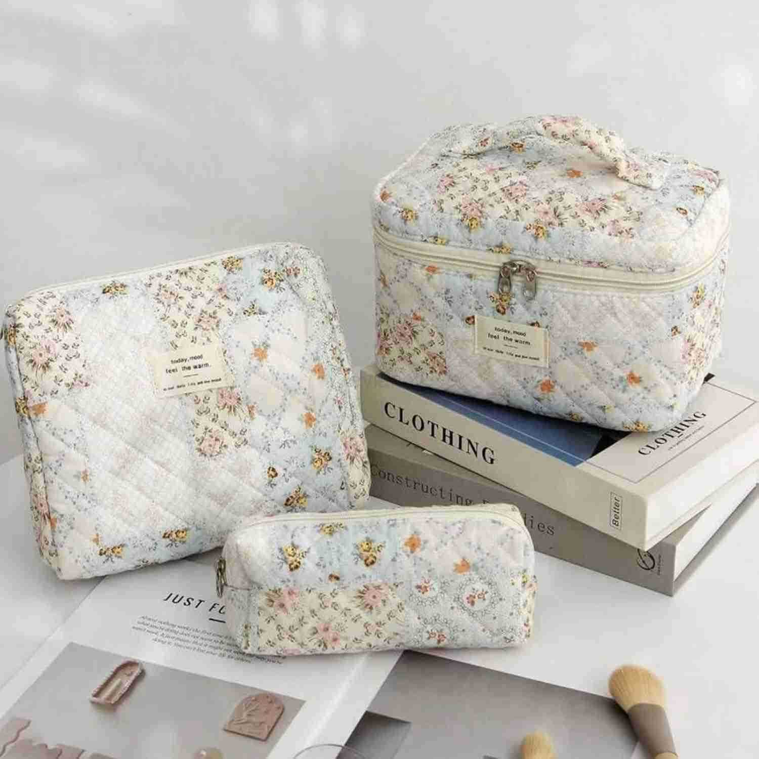 Makeup Bag Large Capacity Cute Cosmetic Bags for Women Floral Coquette Aesthetic Patchwork Travel Toiletry Make Up Organizer BagW250913