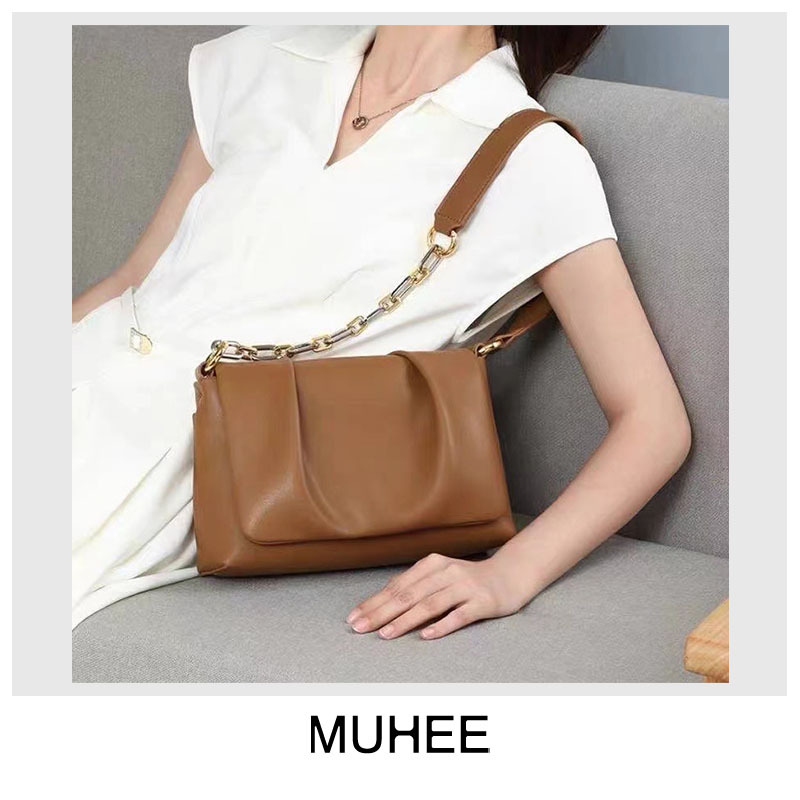 HERONG 2025 new trendy Korean version simple chain bag, fashionable single shoulder women's bag, niche design, crossbody pleated cloud bag