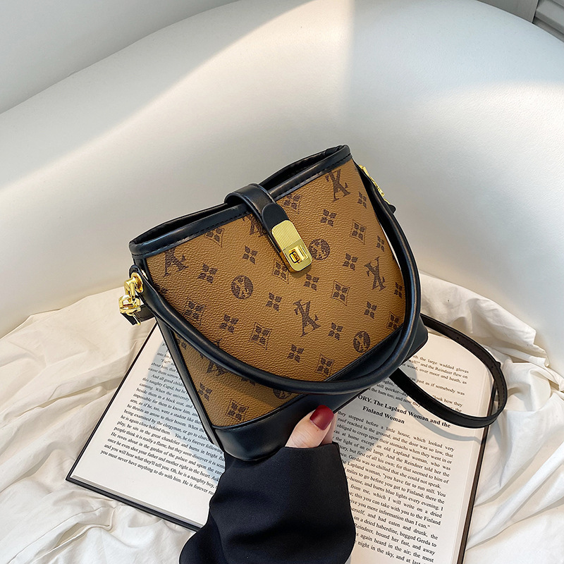 Autumn New Design Women Fashion Shoulder Bag Fashion Minimalist Premium Print Crossbody bag off-white coffee brown