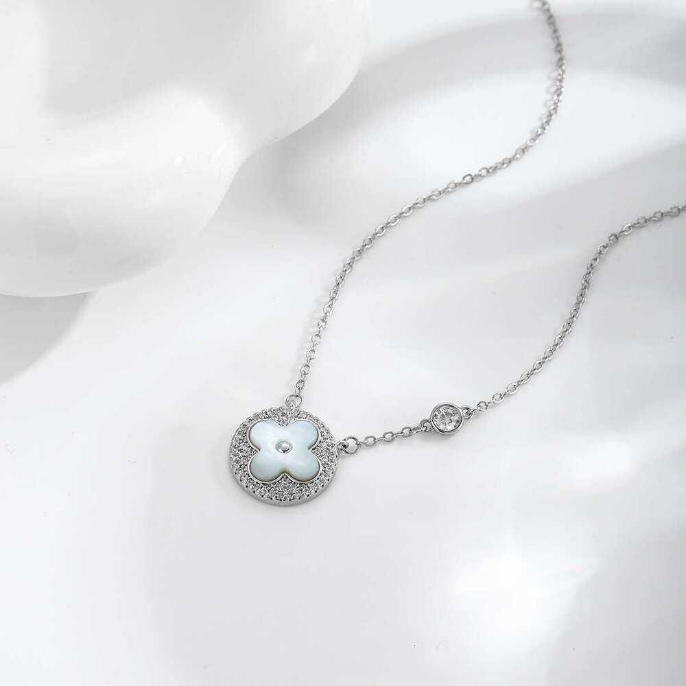 Designer New High-Quality Light Four-Leaf Clover Necklace Commuting Versatile Boutique Jewelry Women's Choker Accessories