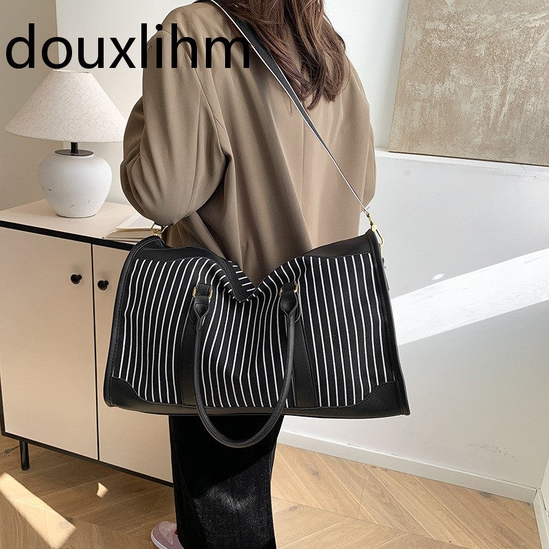 New High-end Designer Bag Multifunctional Western Style Single Shoulder Slanted Embroidered Daifei Bag Light Luxury Niche Design Women's Small Sq