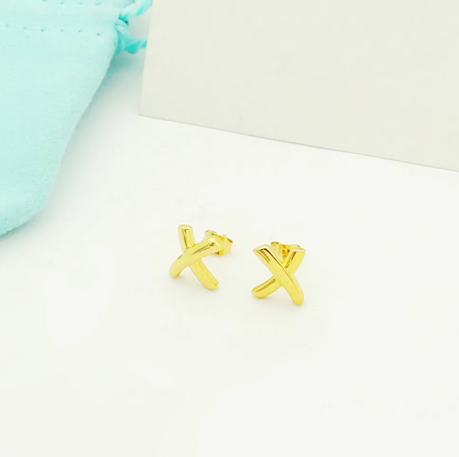 Hot Designer Heart Designer Luxury Jewelry Dia Letter Hoop Earrings Studs Classic Simple Lock Earring Sier Women C-shaped Drop Earrings Jewelry Gift