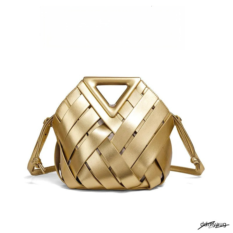 Diameter pattern woven evening bag, large capacity handbag, triangle shaped new handheld clip on ddmyAug