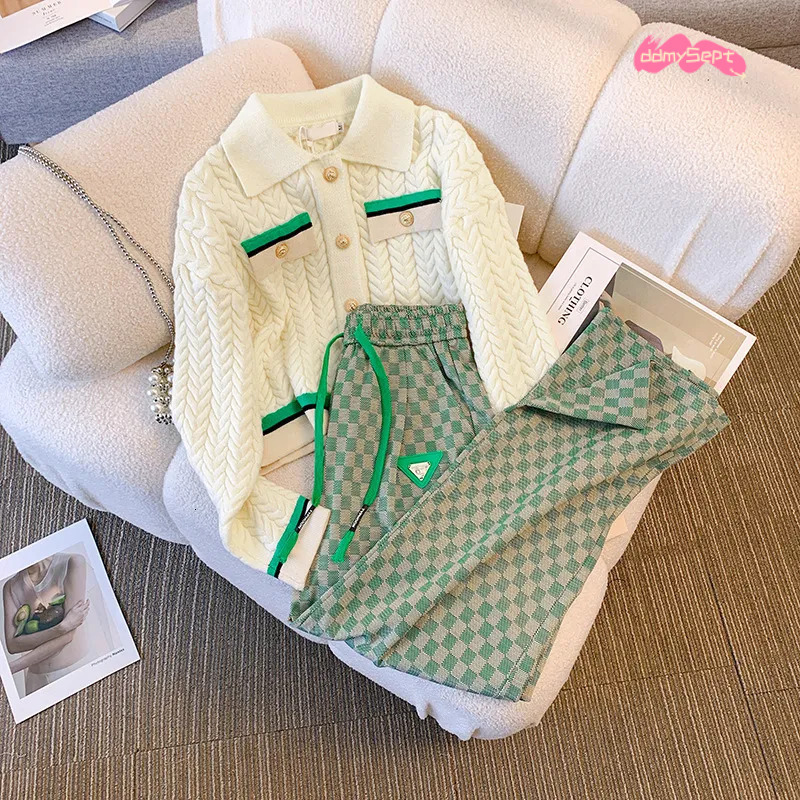 Xiaoxiangfeng Knitted Suit Womens Autumn Highend Elegant Casual Fashion Wideleg Pants Twopiece Set 250718 ddmythur