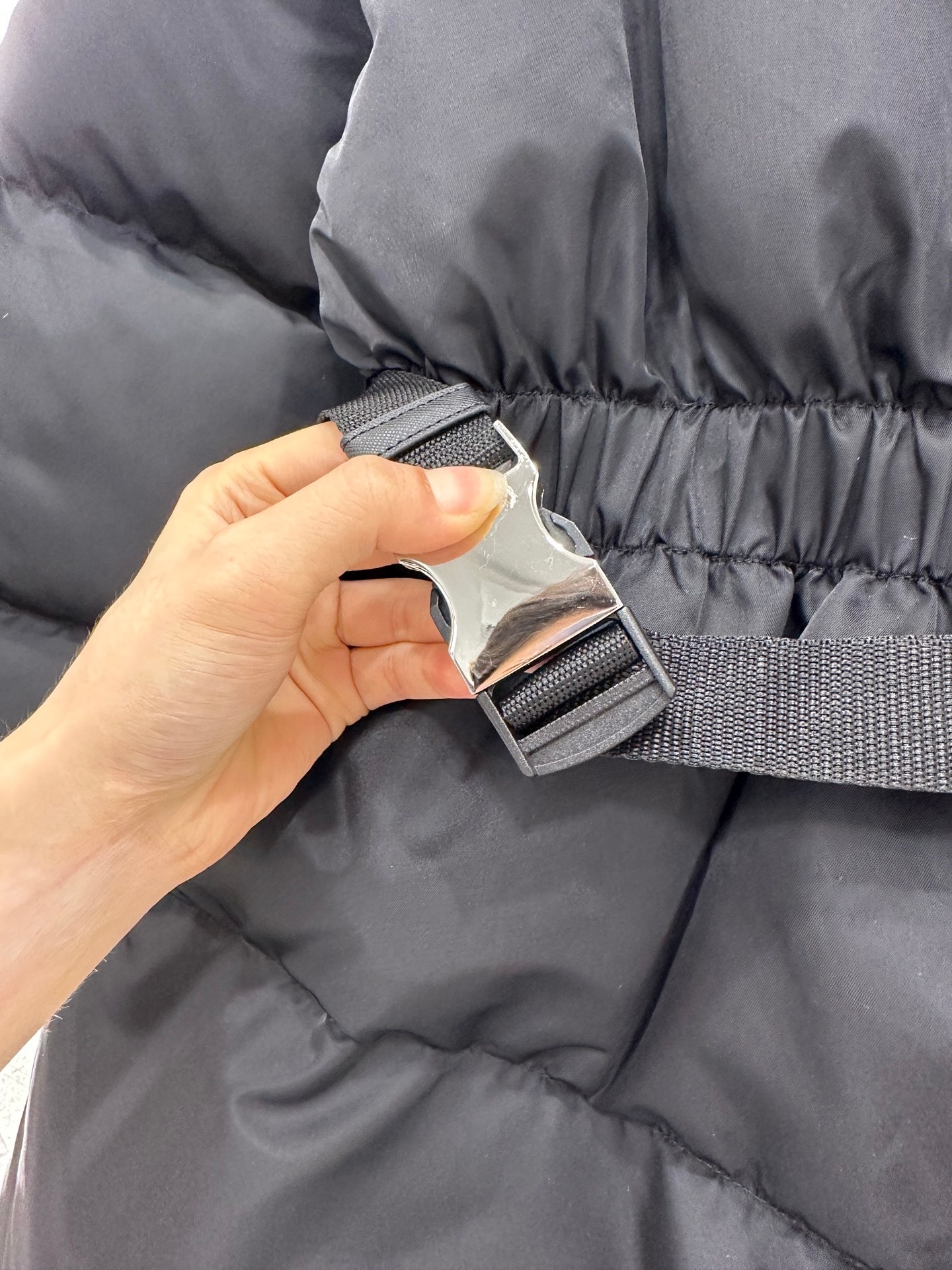 Chic Womens Insulated Parka with Fluffy Design