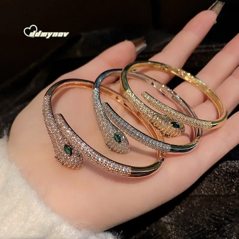 Brand Designer Jewelry European And American Fashion Exotic Green Open Snake Female Evil Eye Bracelet Retro Exaggerated Wholesale ddmynov