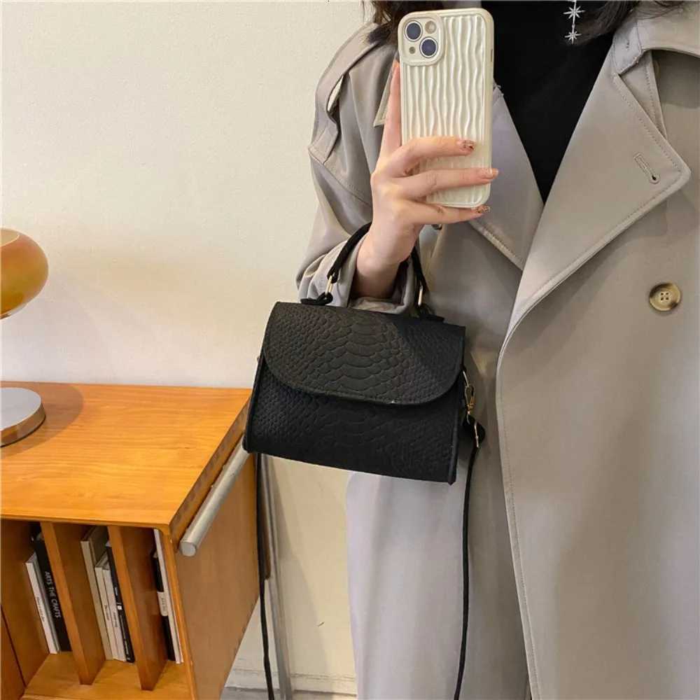 Retro Women Solid Color Crossbody Bags Ladies Bags Shoulder Bags Square Crossbody Bags Z250913