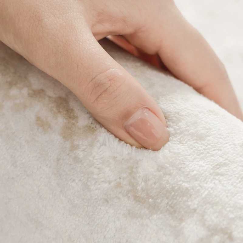 Ins Fresh Style Carpets for Living Room Fluffy Soft Bedroom Decor Flower Carpet Irregular Shape Plush Rug Home Thicken Study Mat C250913