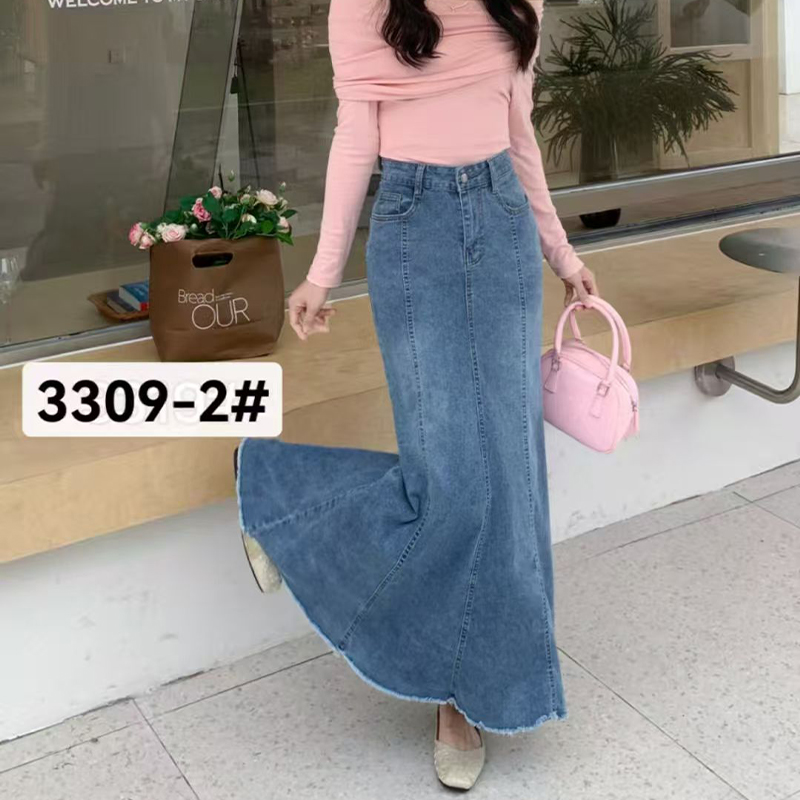 High-Waisted Denim Mid-Length Skirt - Autumn Style With Fringed Edges