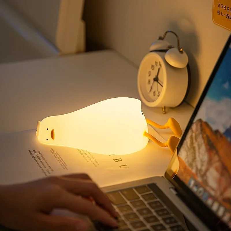Silicone Lying Flat Duck Night Light Cute Yellow Duck 3Level Light Up Bedside Desk Touch Night Lamp Kids Room Kawaii Decoration C250913