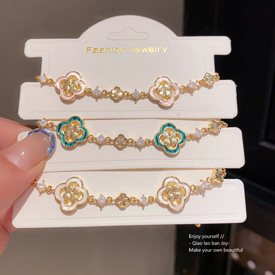 Gold - Toned Bracelet With Pink Floral Motif And Rhinestone Accents Delicate Daily & Elegant Jewelry Gift For Her High - Quality And Stylish Accessory