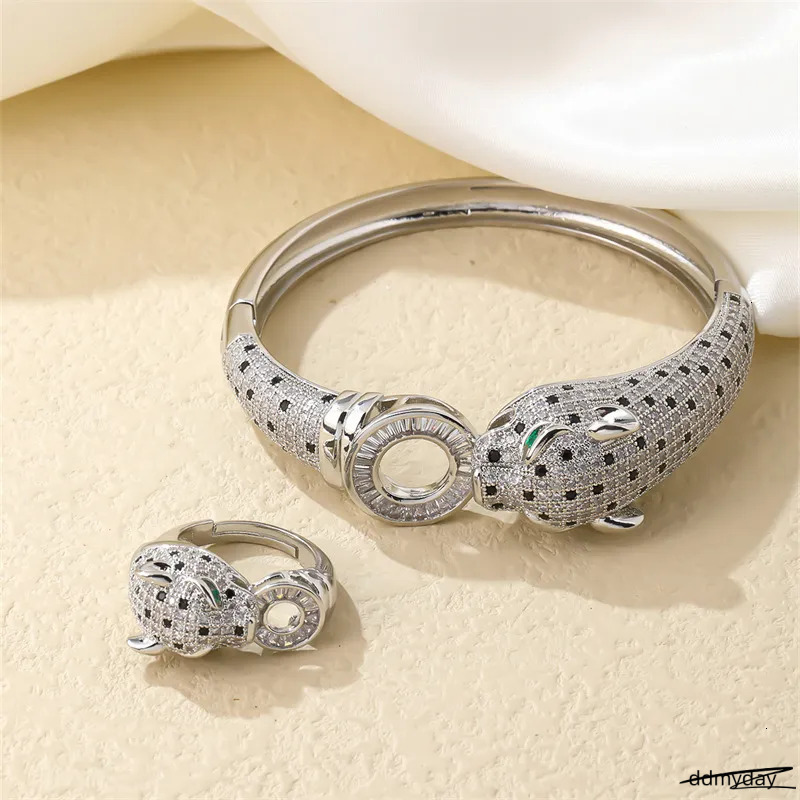 Brand Designer Leopard Jewelry Set Kashi Accessories European And American Style Full Dia Gold-Plated Bracelet Ring Light High-End Fee ddmyDay