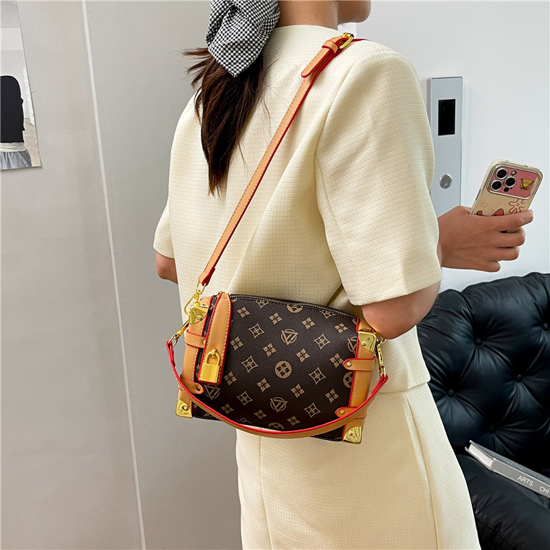 High quality fashionable printed handbag 2025 new simple design retro contrasting single shoulder crossbody bag free shipping white khaki coffee