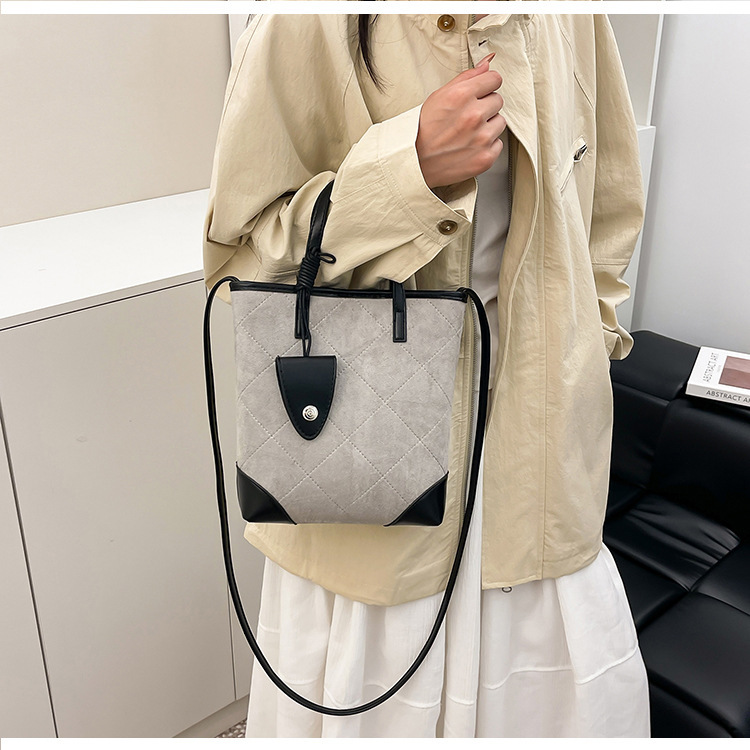 Matte matte leather women s handbag new fashion quilted women s shoulder bag autumn new designer bag women s crossbody bag