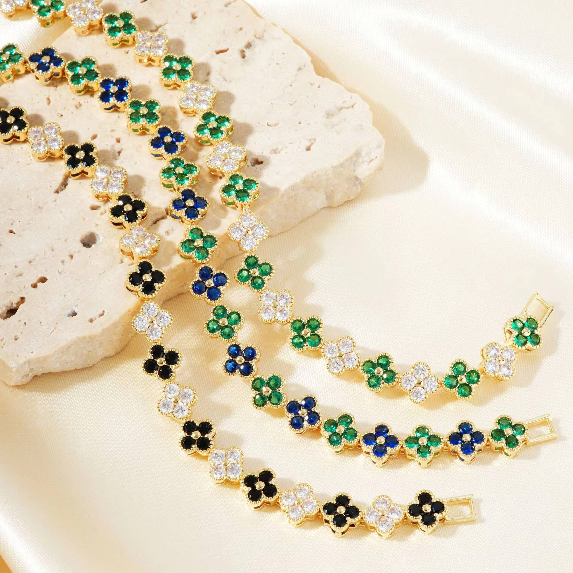 Explosive Colored Four Leaf Clover Zircon Bracelet with Full Diamond Fashion Design Luxurious and Highend Wholesale