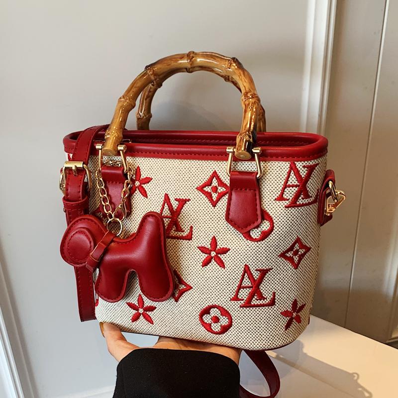 fashionable bag Small minimalist bucket bag fresh women's bag casual and fashionable shoulder bag crossbody bag