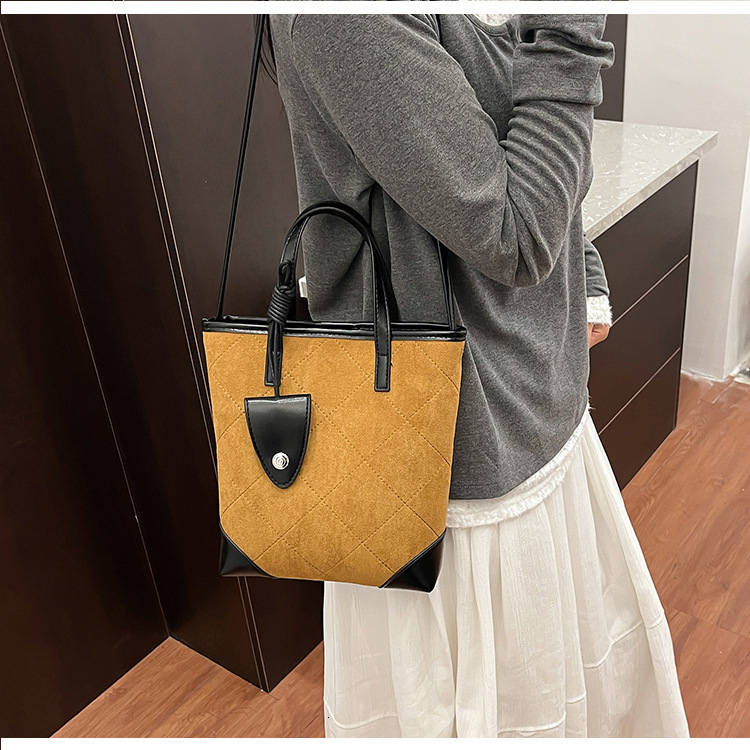 Matte matte leather women s handbag new fashion quilted women s shoulder bag autumn new designer bag women s crossbody bag